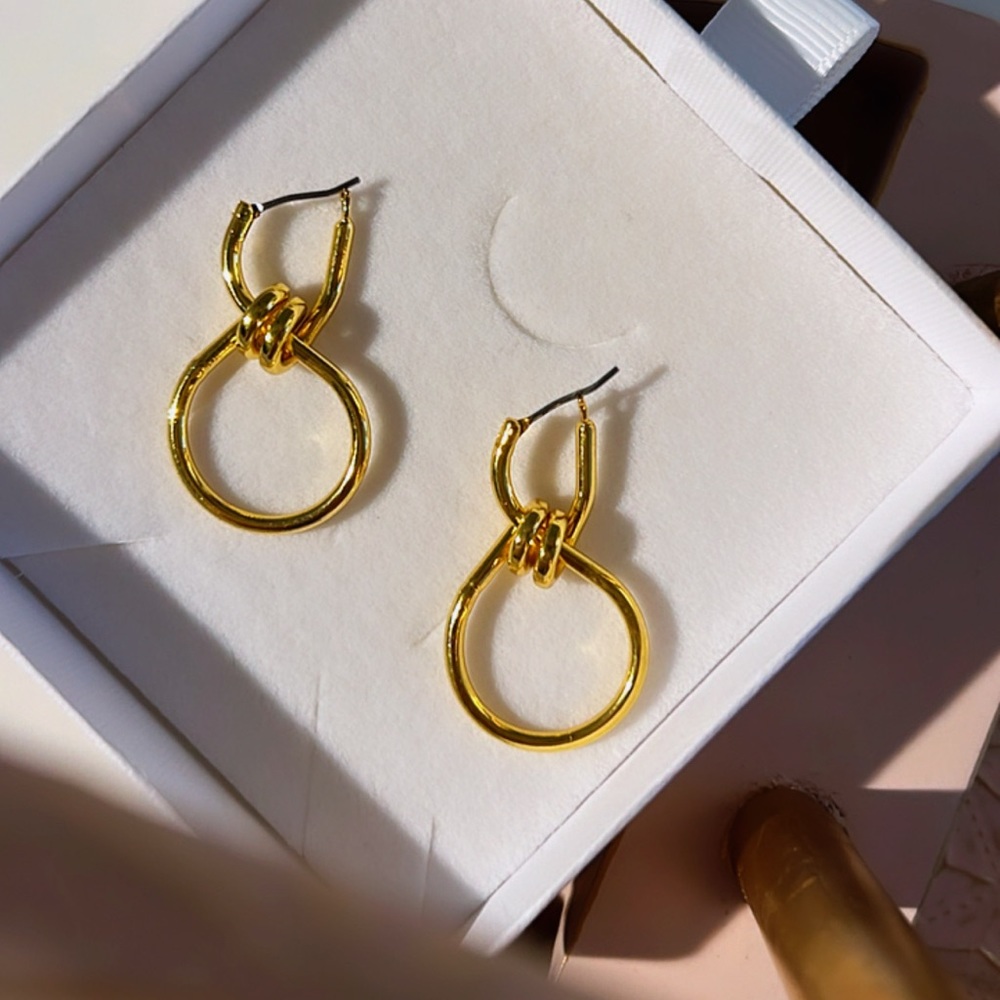Knot earrings